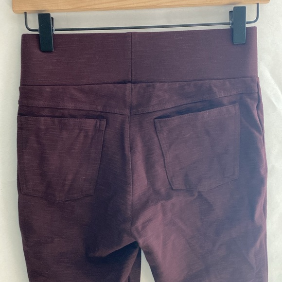 Matty M size extra small, maroon color pants two pockets back stretchy jegging - Picture 3 of 5